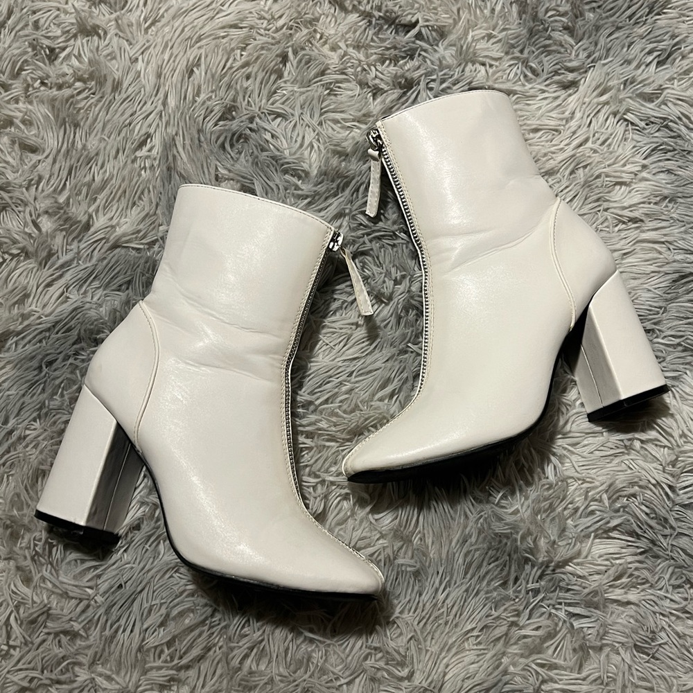 ❤️White GoGo Booties